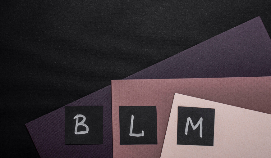 FREELANCE WEB AND GRAPHIC DESIGNER